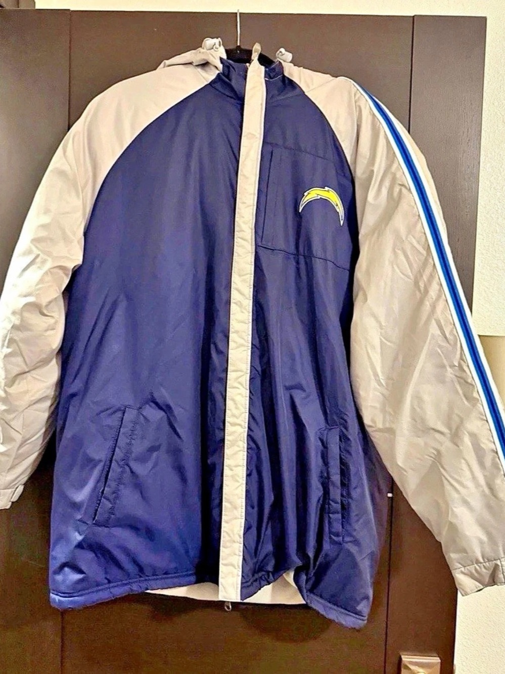 Reebok San Diego Chargers NFL Jacket Men’s Medium Hooded Fleece Lined Blue